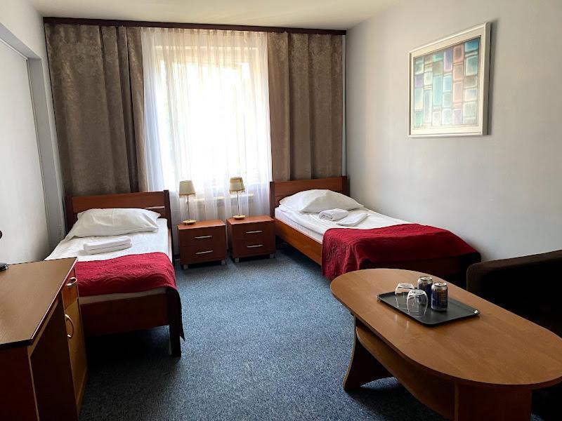 Obiekt "Czarny Rycerz" Aparthotel ยัสต์แชมเบียซดรุย ภายนอก รูปภาพ