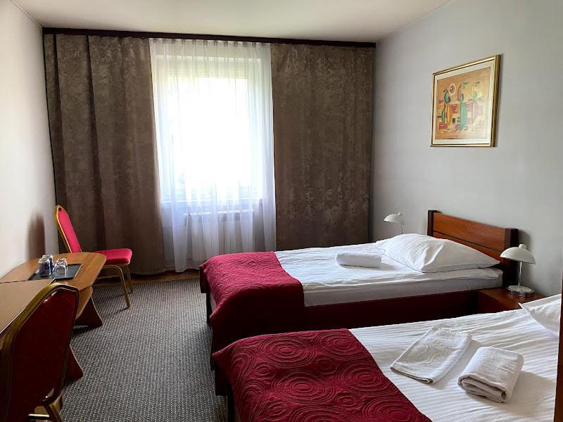 Obiekt "Czarny Rycerz" Aparthotel ยัสต์แชมเบียซดรุย ภายนอก รูปภาพ