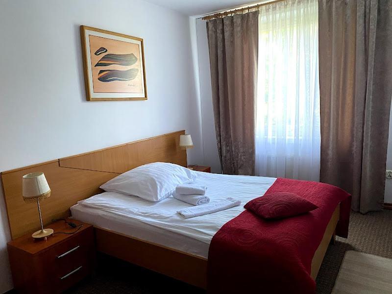 Obiekt "Czarny Rycerz" Aparthotel ยัสต์แชมเบียซดรุย ภายนอก รูปภาพ