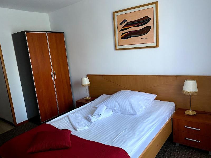 Obiekt "Czarny Rycerz" Aparthotel ยัสต์แชมเบียซดรุย ภายนอก รูปภาพ