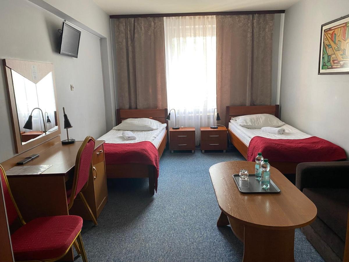 Obiekt "Czarny Rycerz" Aparthotel ยัสต์แชมเบียซดรุย ภายนอก รูปภาพ