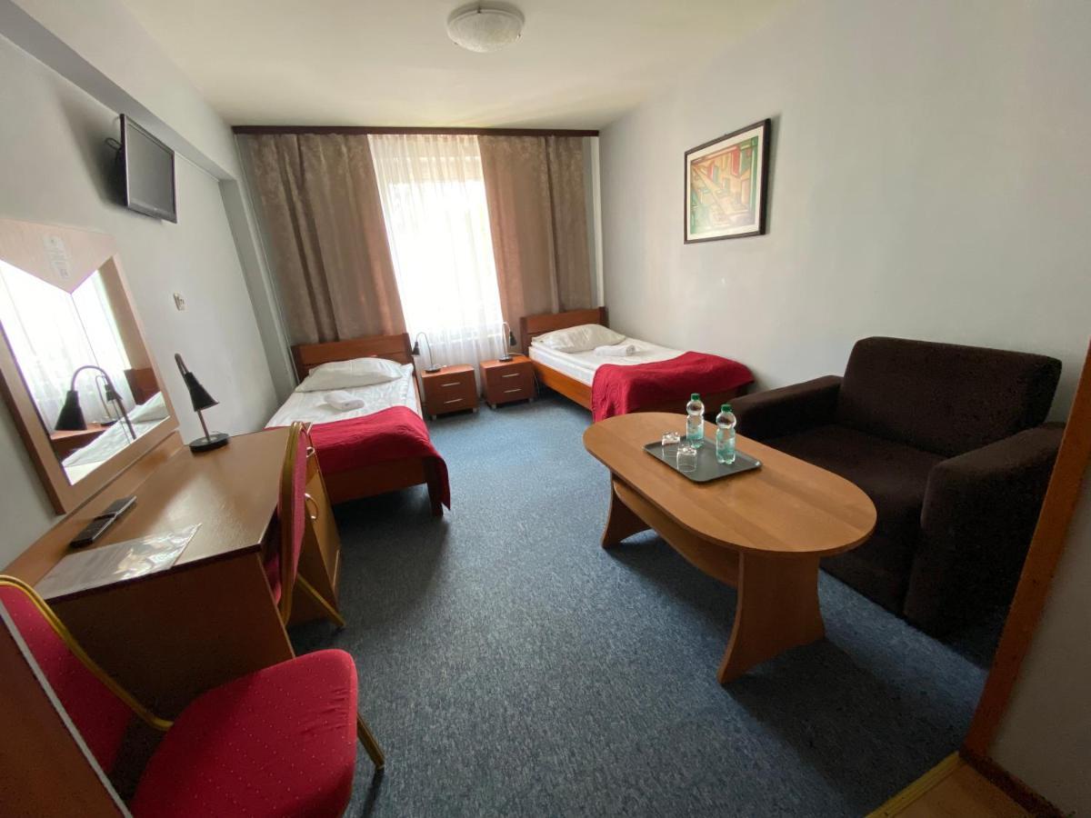 Obiekt "Czarny Rycerz" Aparthotel ยัสต์แชมเบียซดรุย ภายนอก รูปภาพ