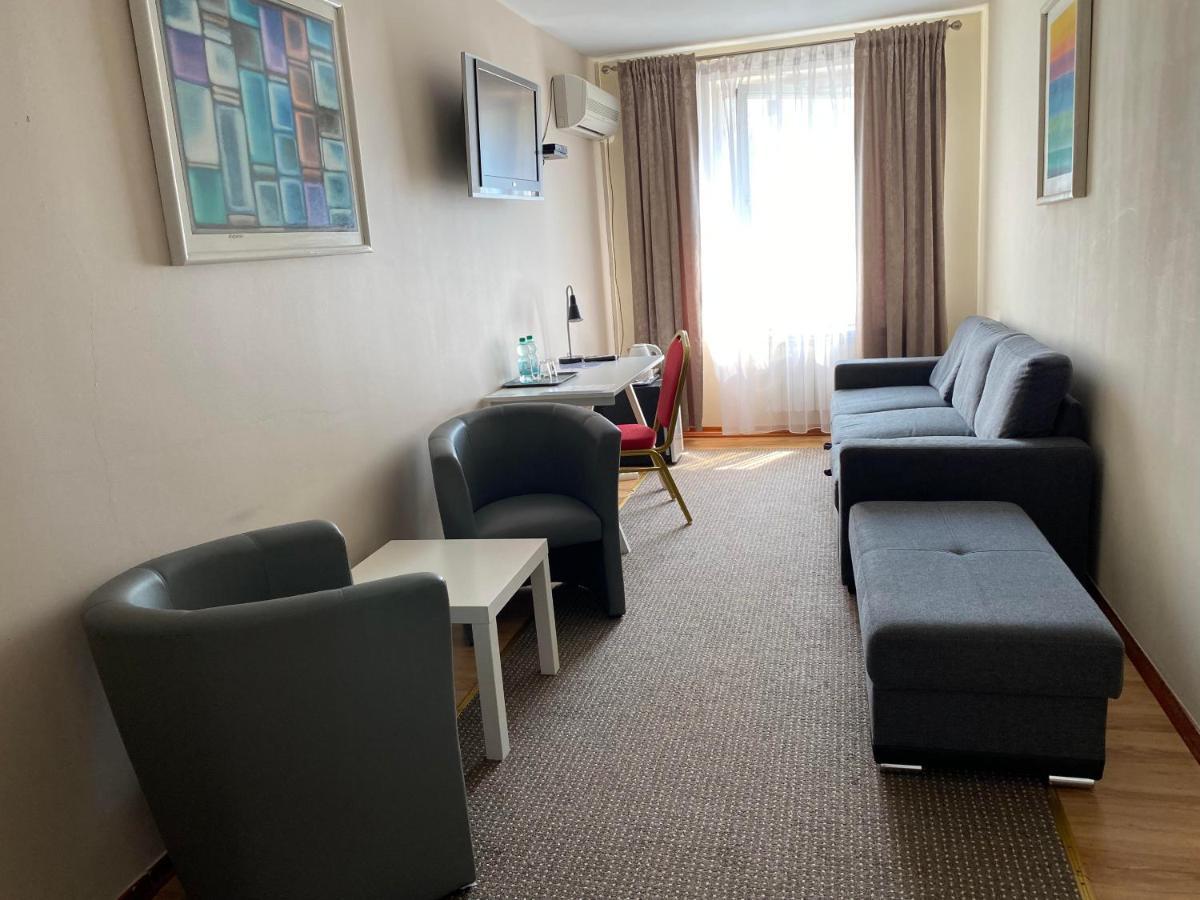 Obiekt "Czarny Rycerz" Aparthotel ยัสต์แชมเบียซดรุย ภายนอก รูปภาพ
