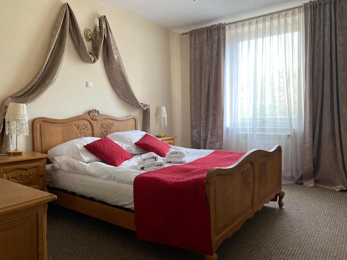Obiekt "Czarny Rycerz" Aparthotel ยัสต์แชมเบียซดรุย ภายนอก รูปภาพ