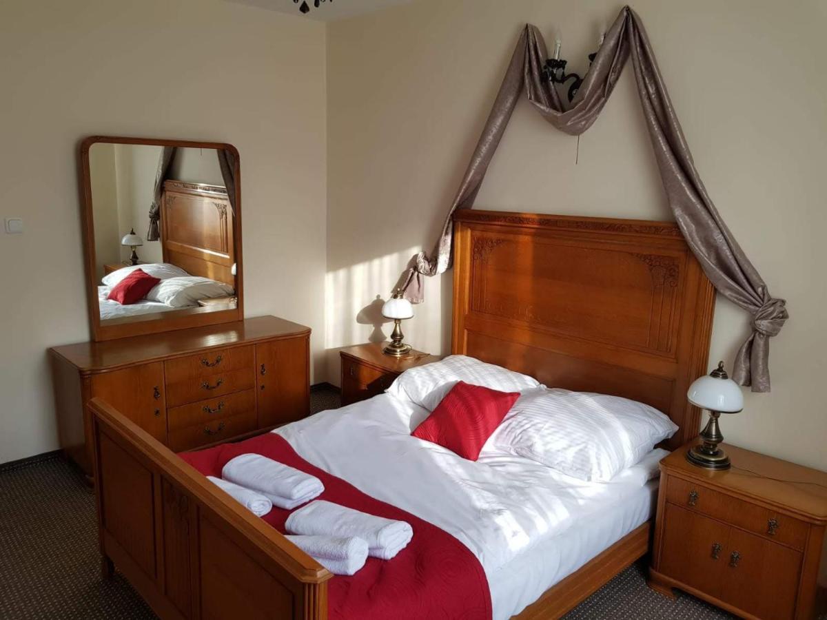 Obiekt "Czarny Rycerz" Aparthotel ยัสต์แชมเบียซดรุย ภายนอก รูปภาพ