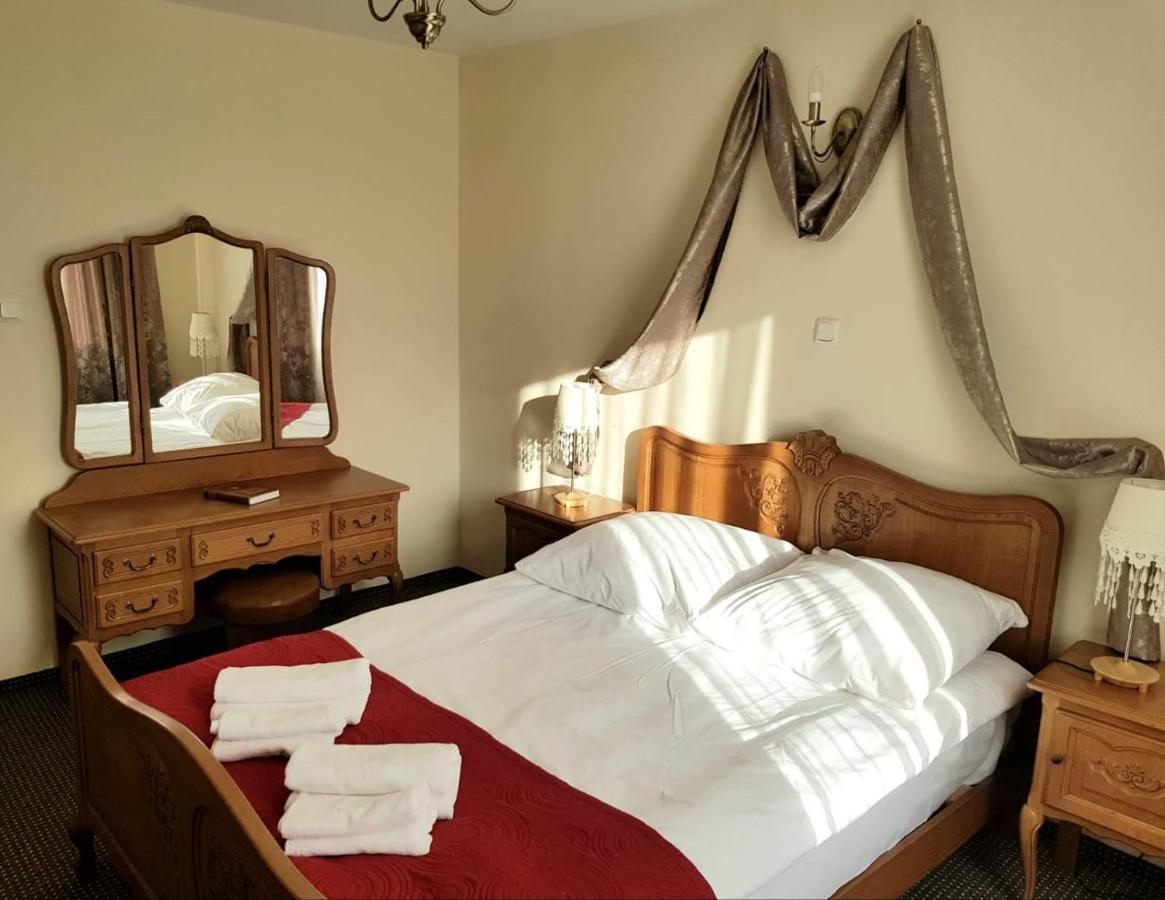 Obiekt "Czarny Rycerz" Aparthotel ยัสต์แชมเบียซดรุย ภายนอก รูปภาพ